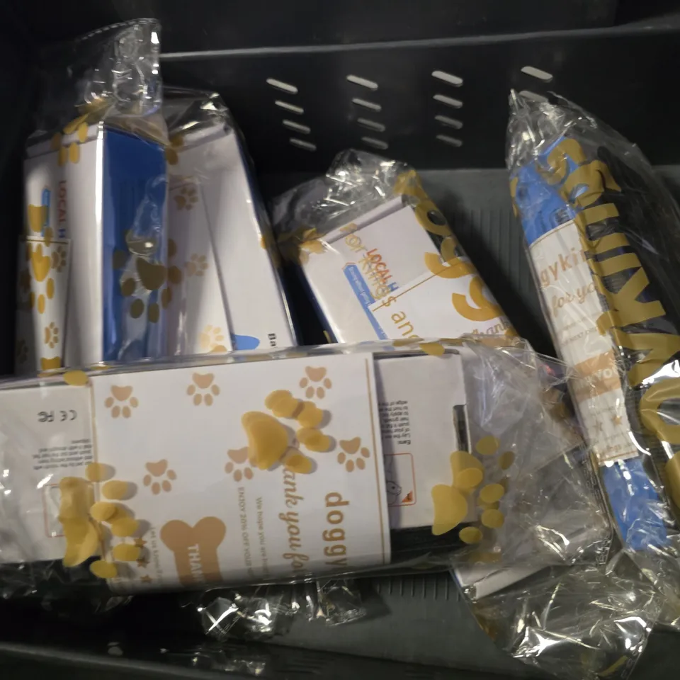 APPROXIMATELY 7 ASSORTED ITEMS TO INCLUDE - SEAGO ELECTRIC TOOTHBRUSH , HOLLYLAND LARK M1 ETC