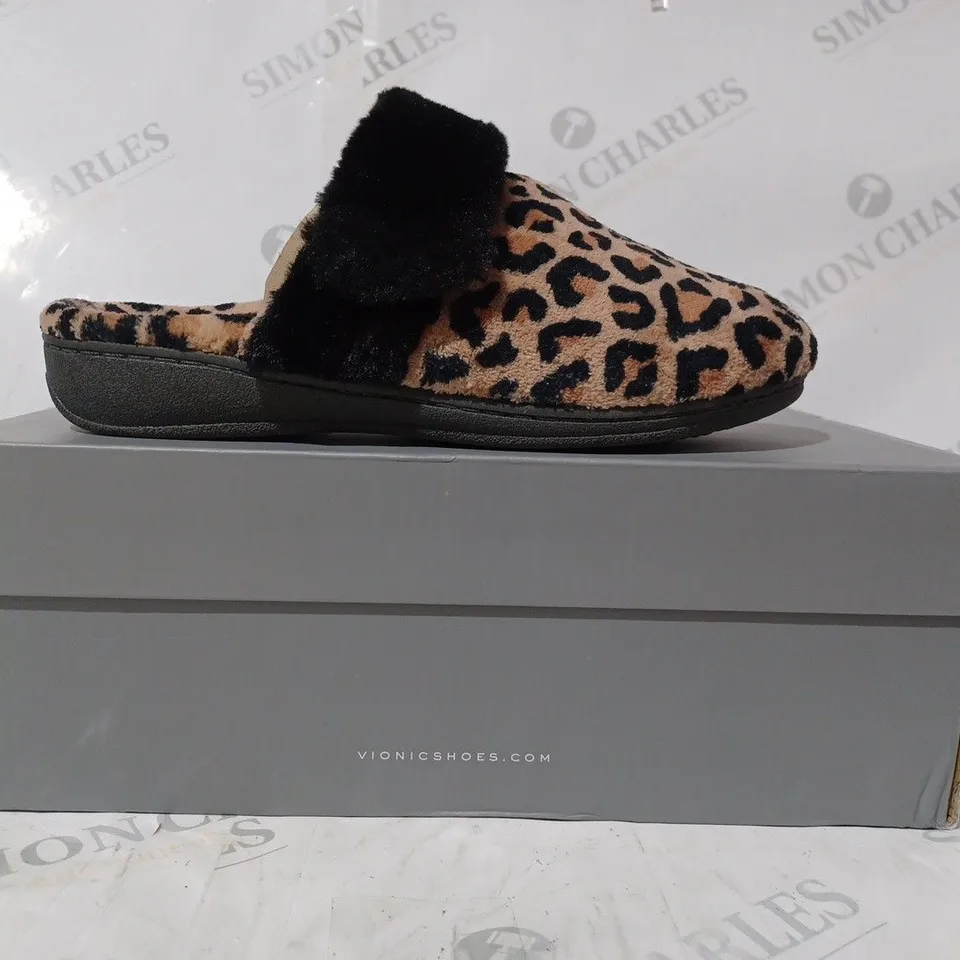 BOXED VIONIC MARIEL SLIPPERS IN LEOPARD PRINT SIZE 5