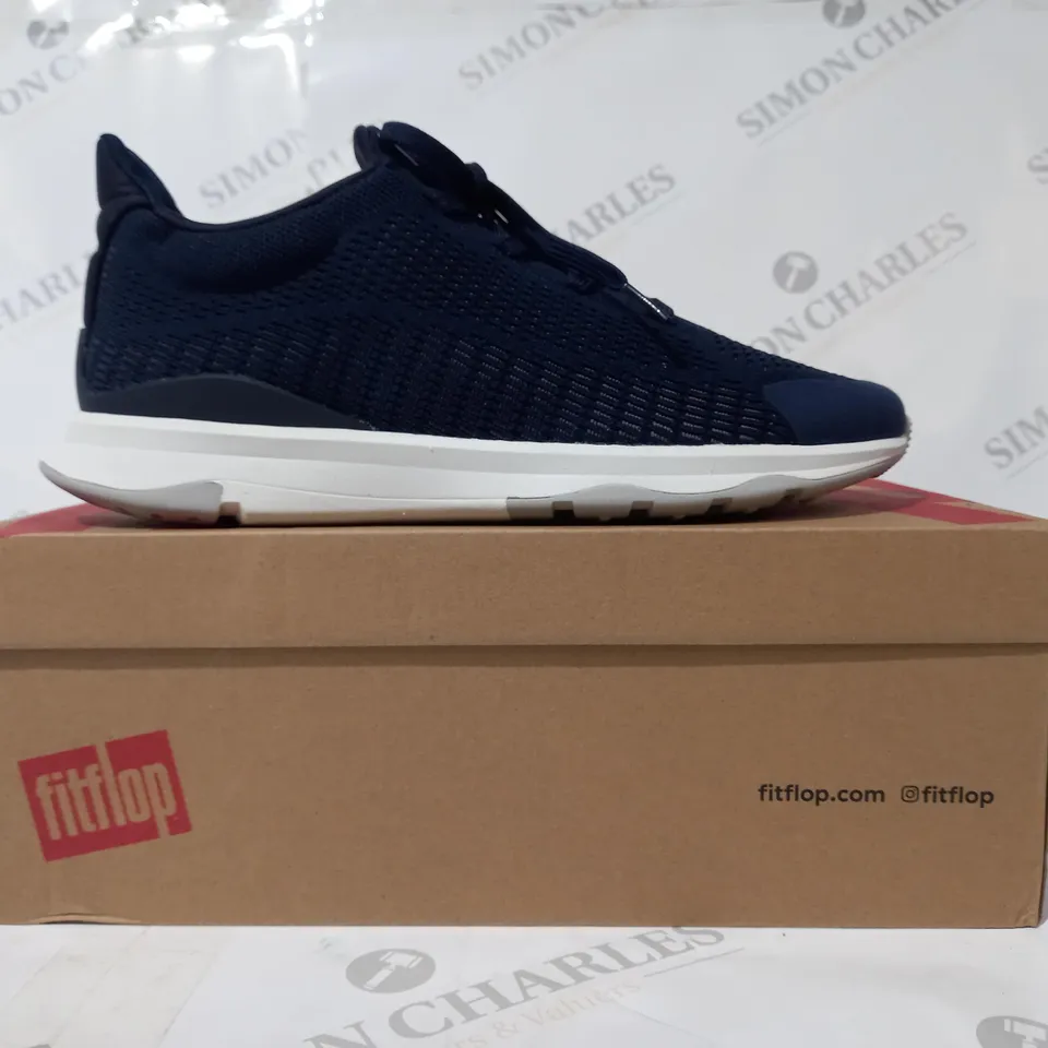 BOXED PAIR OF FITFLOP VITAMIN FFX KNIT SPORT SNEAKERS IN NAVY UK SIZE 8
