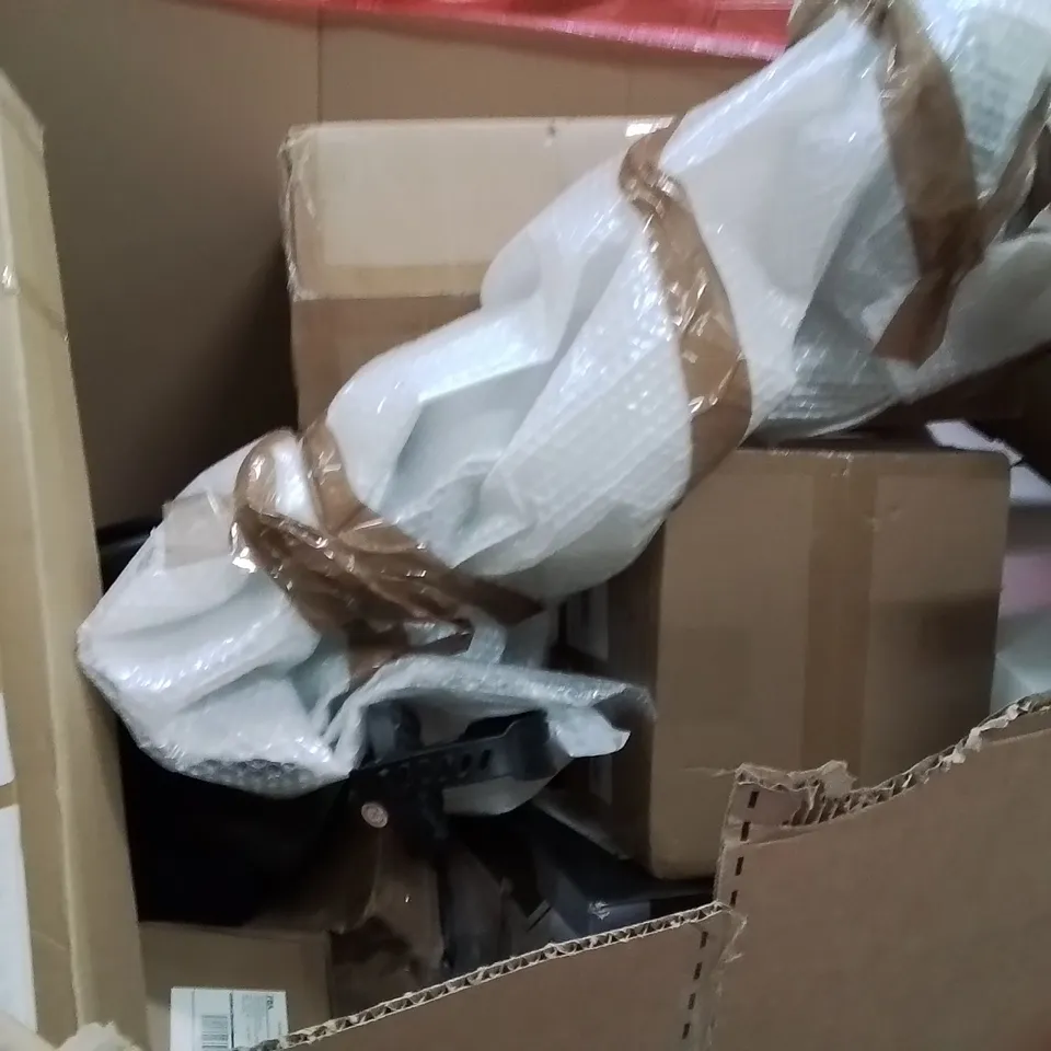 PALLET OF ASSORTED HOUSEHOLD GOODS AND PRODUCTS TO INCLUDE;CAT LITTER BOX,CEILING FAN WITH LIGHT,STEAMER