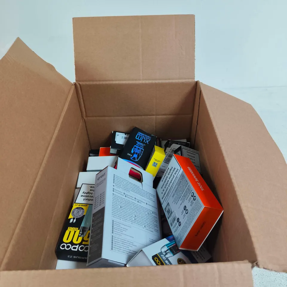 BOX OF APPROXIMATELY 25 ASSORTED E-CIGARETTES AND COMPONENTS TO INCLUDE EFEST, VOOPOO, GEEKVAPE ETC 