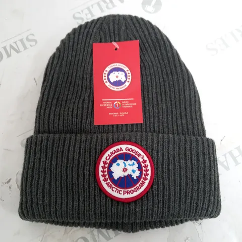CANADA GOOSE GREY BEANIE 