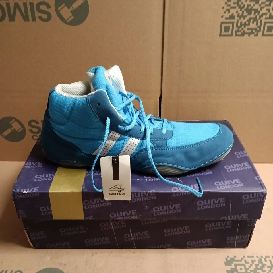 BOXED PAIR OF SEGA QUIVE RING WRESTLING/BOXING SHOES IN BLUE - 9