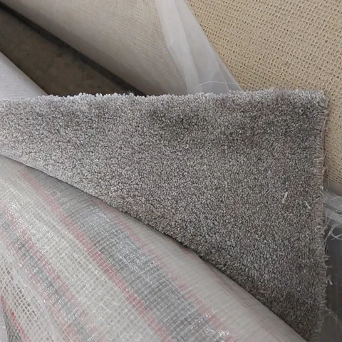 ROLL OF QUALITY SENSATION URBAN // SIZE: APPROXIMATELY 4 X 2.6m