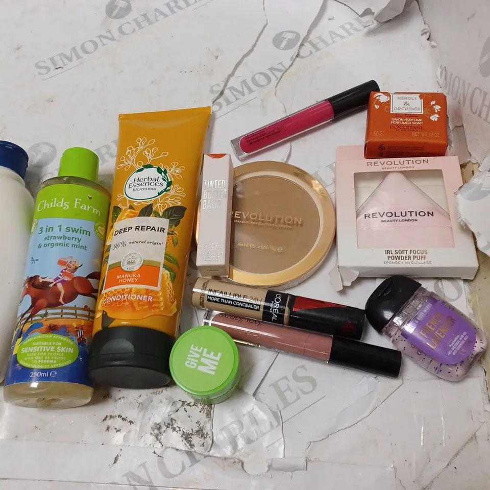 LOT OF BEAUTY PRODUCTS TO INCLUDE AVEENO SOOTHING SHAMPOO, HERBAL ESSENCES CONDITIONER, ETC