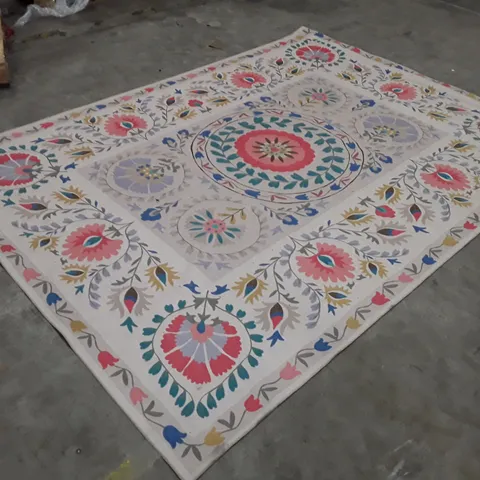 QUALITY DESIGNER AREA RUG APPROXIMATELY 240×340CM