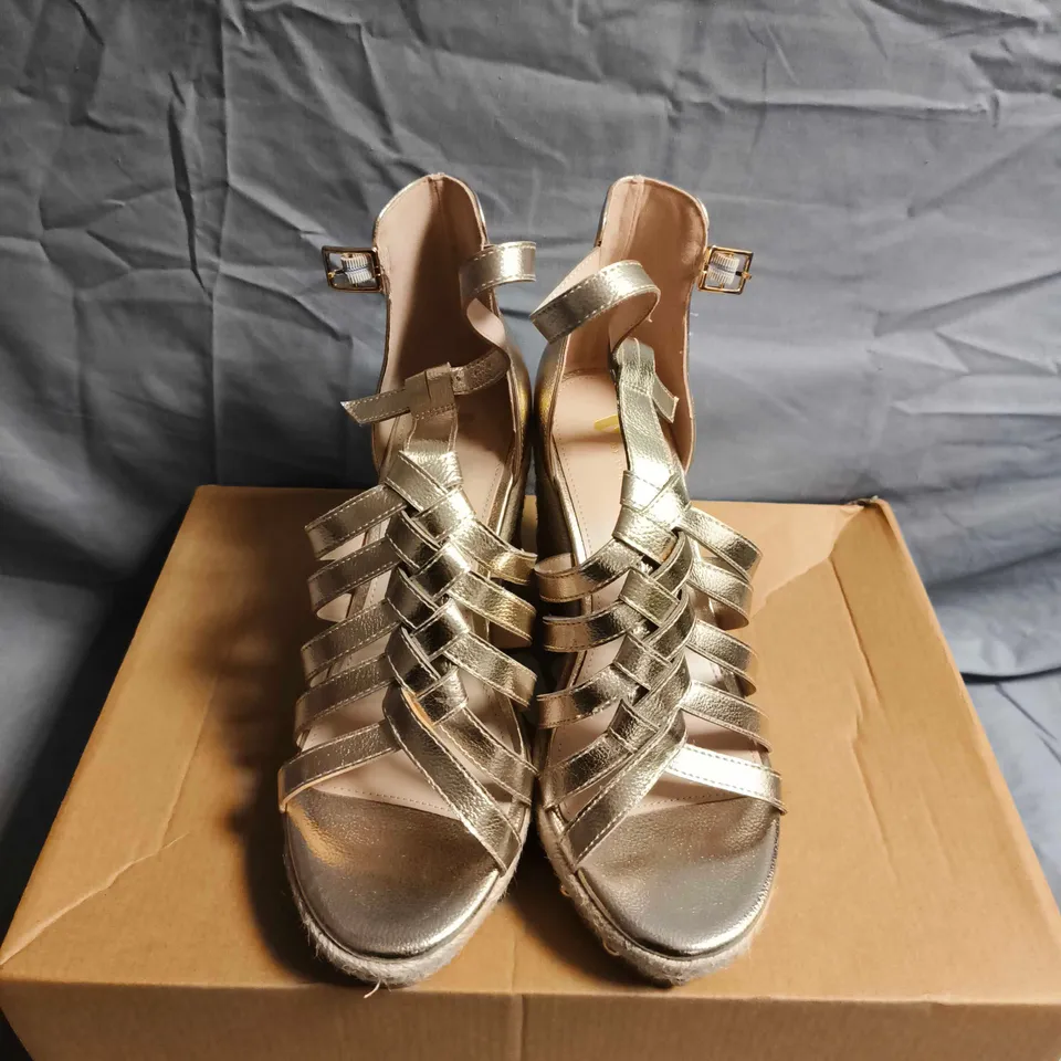 BOXED PAIR OF VERY WOMEN'S GOLD METALLIC STRAPPY WEDGE SANDALS – UK SIZE 5