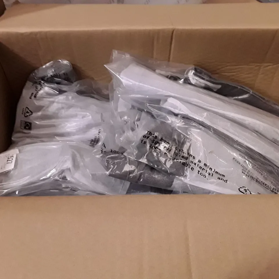 BOXED BRAND NEW JDWILLIAMS DENIM METALLIC WIDE JEANS SIZE 24 SILVER COLOUR APPROXIMATELY 9 PIECES 