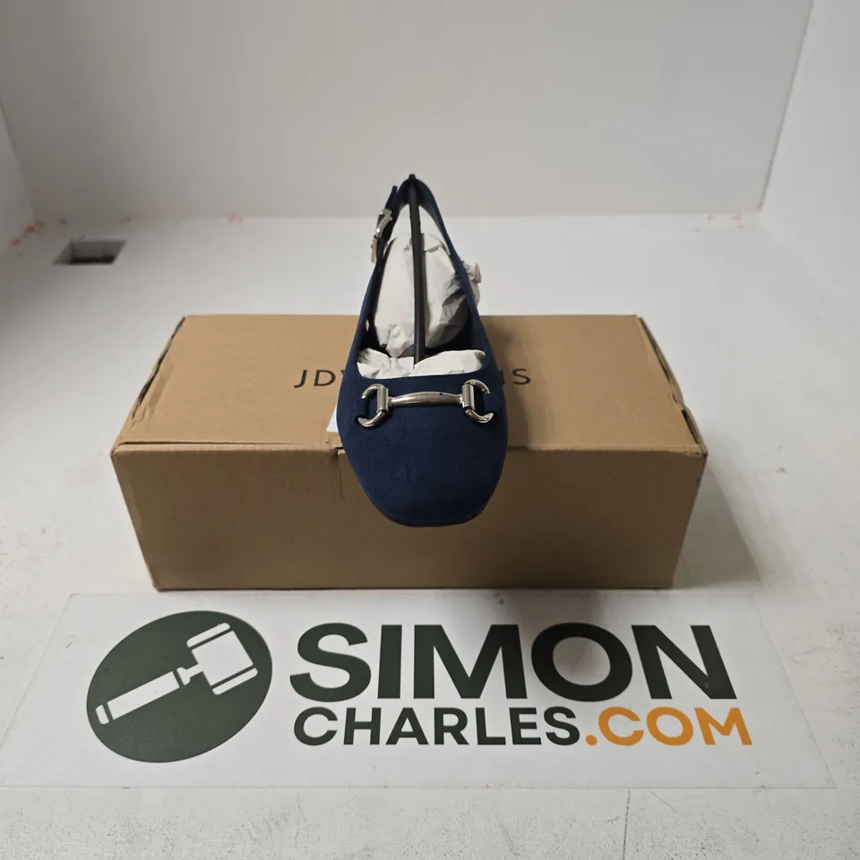BOXED PAIR OF JD WILLIAMS OPEN HEEL SHOES IN NAVY - UK 5