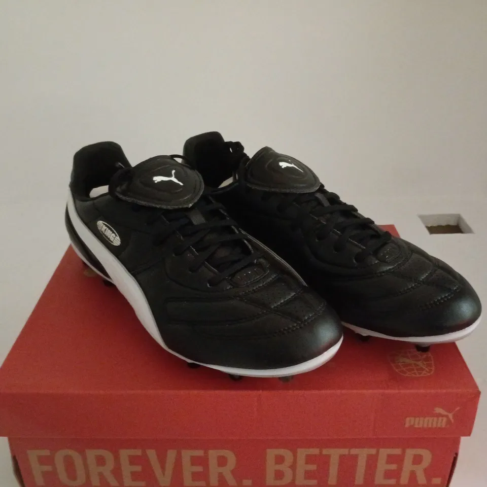 PUMA KING BLACK/WHITE FOOTBALL BOOT UK 9.5 BOXED