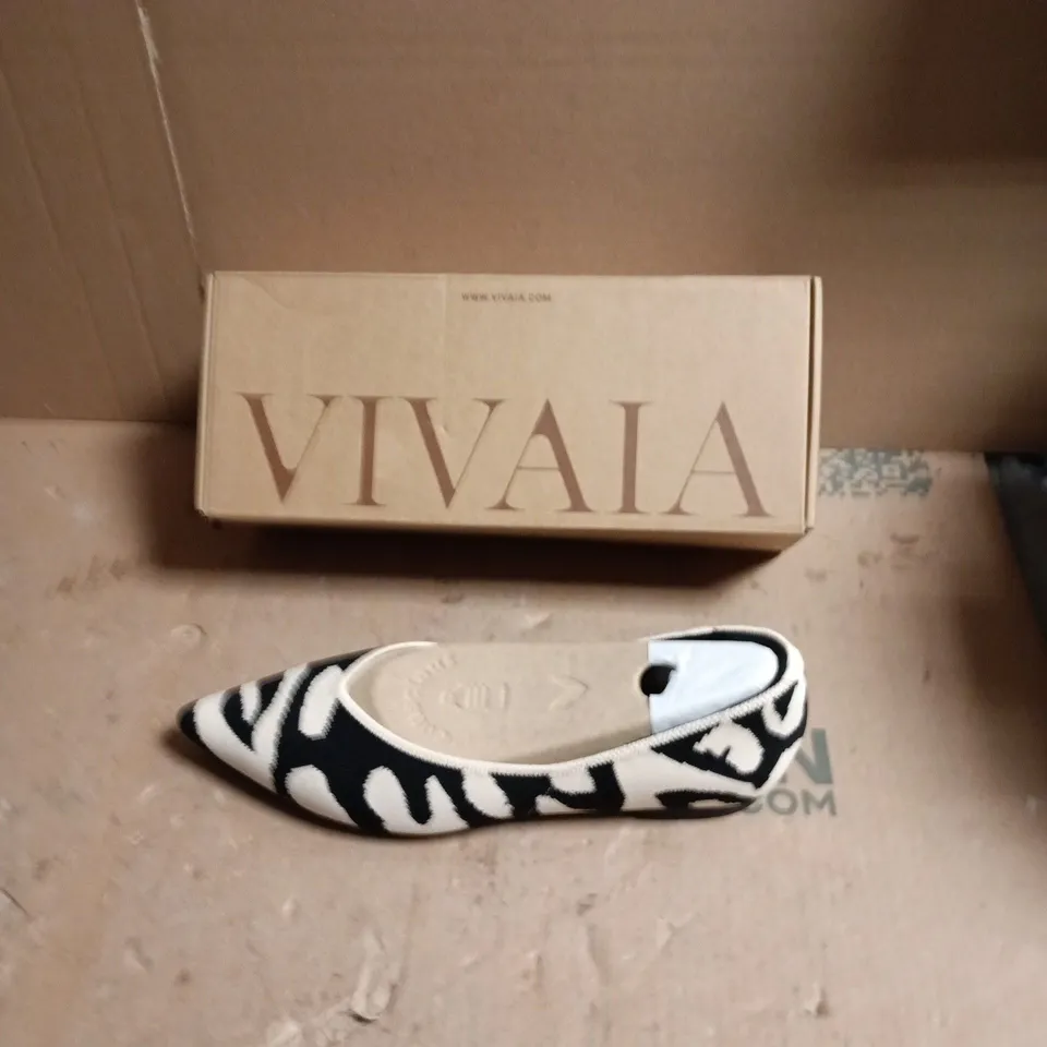 VIVAIA ZEBRA PRINT POINTED-TOE FLATS – WOMEN’S - EUR SIZE 41