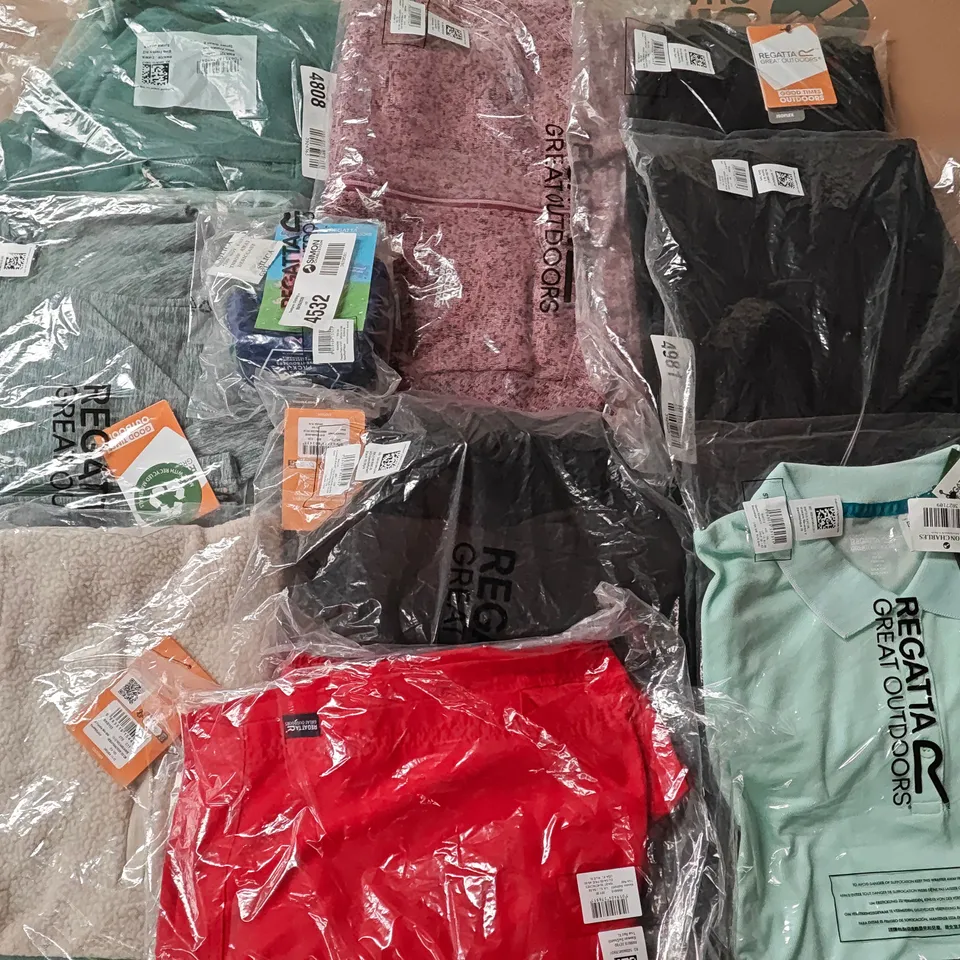 LOT OF 10 ASSORTED BRAND NEW REGATTA ITEMS IN VARIOUS STYLES AND SIZES