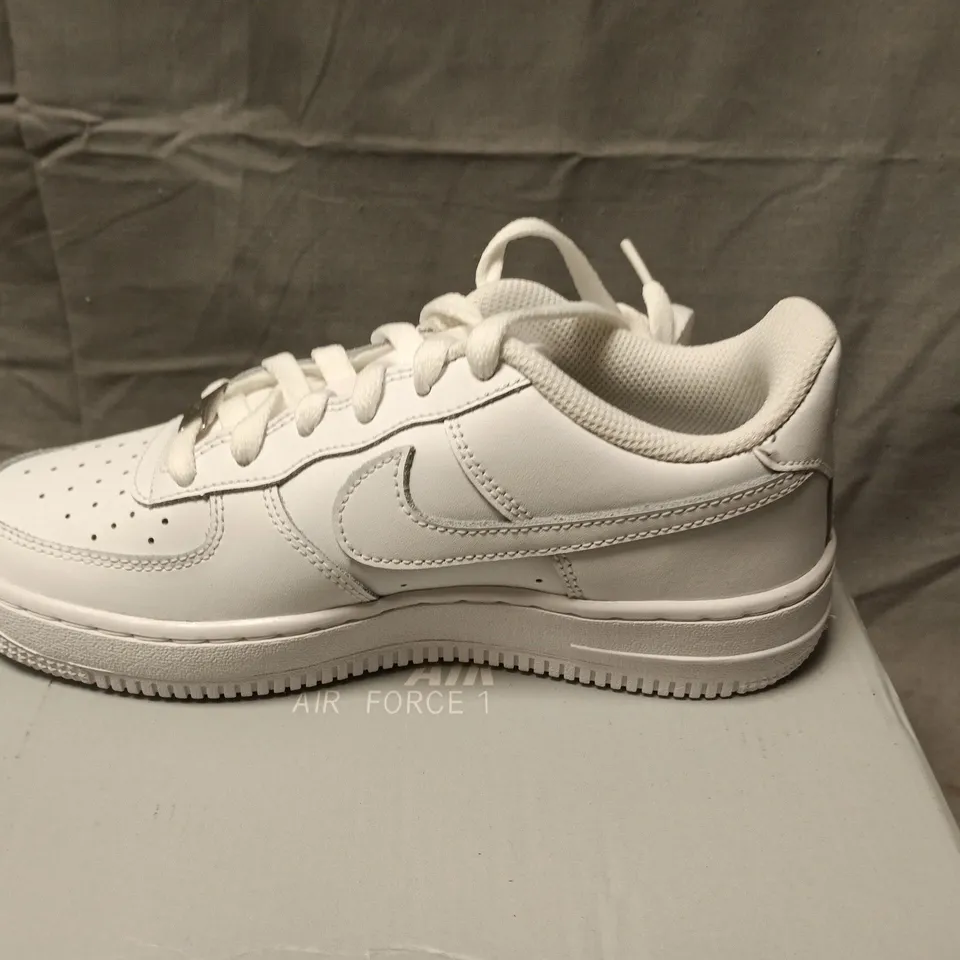 NIKE AIR FORCE 1 LE (GS) WHITE/WHITE IN KIDS' TRAINERS UK 4