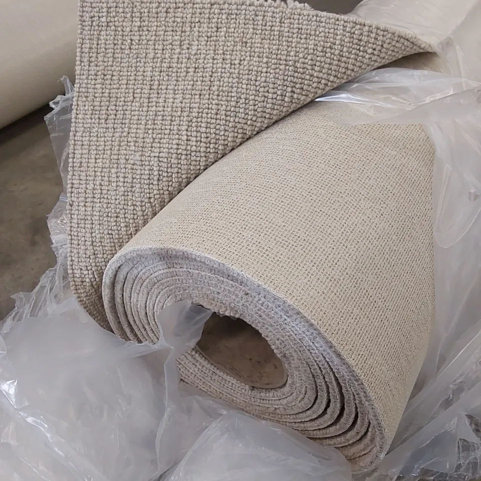 ROLL OF QUALITY SISAL WEAVE CLASSIC FLAXEN CARPET // SIZE: APPROX 5 X 4.65m