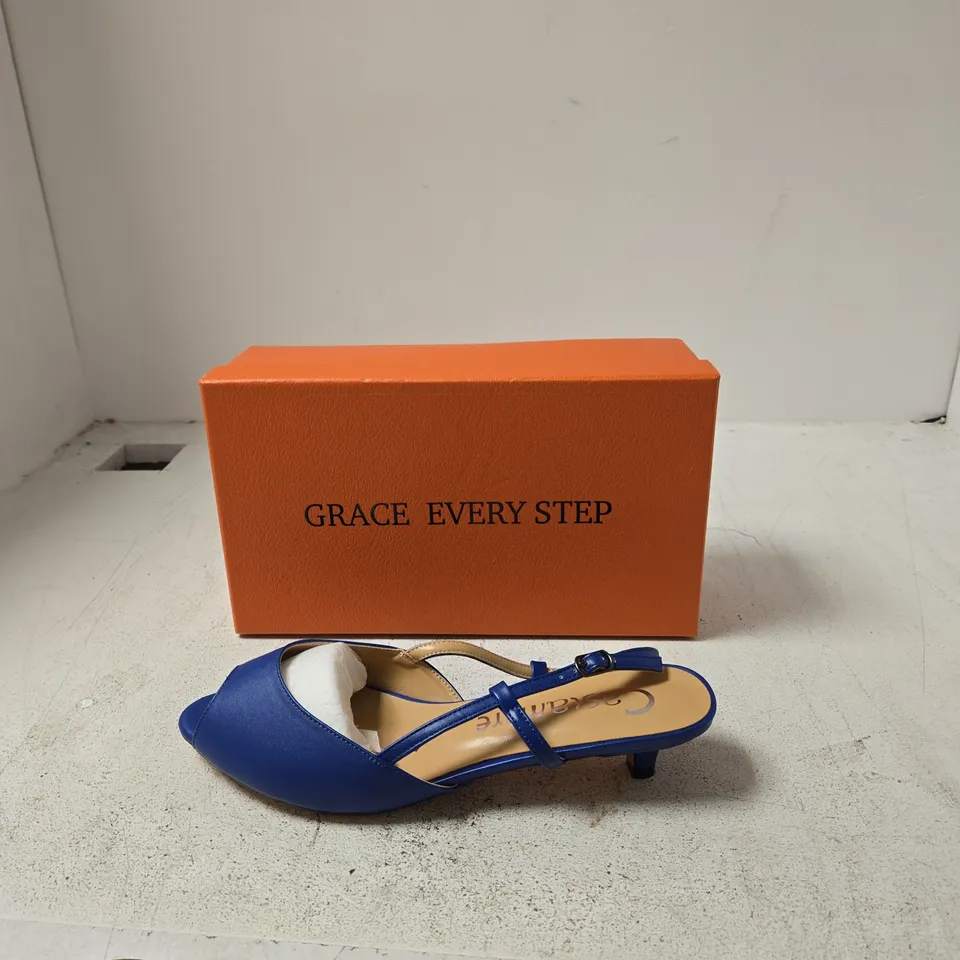 GRACE EVERY STEP BLUE SANDALS, UK 8.5 (EU 41.5)