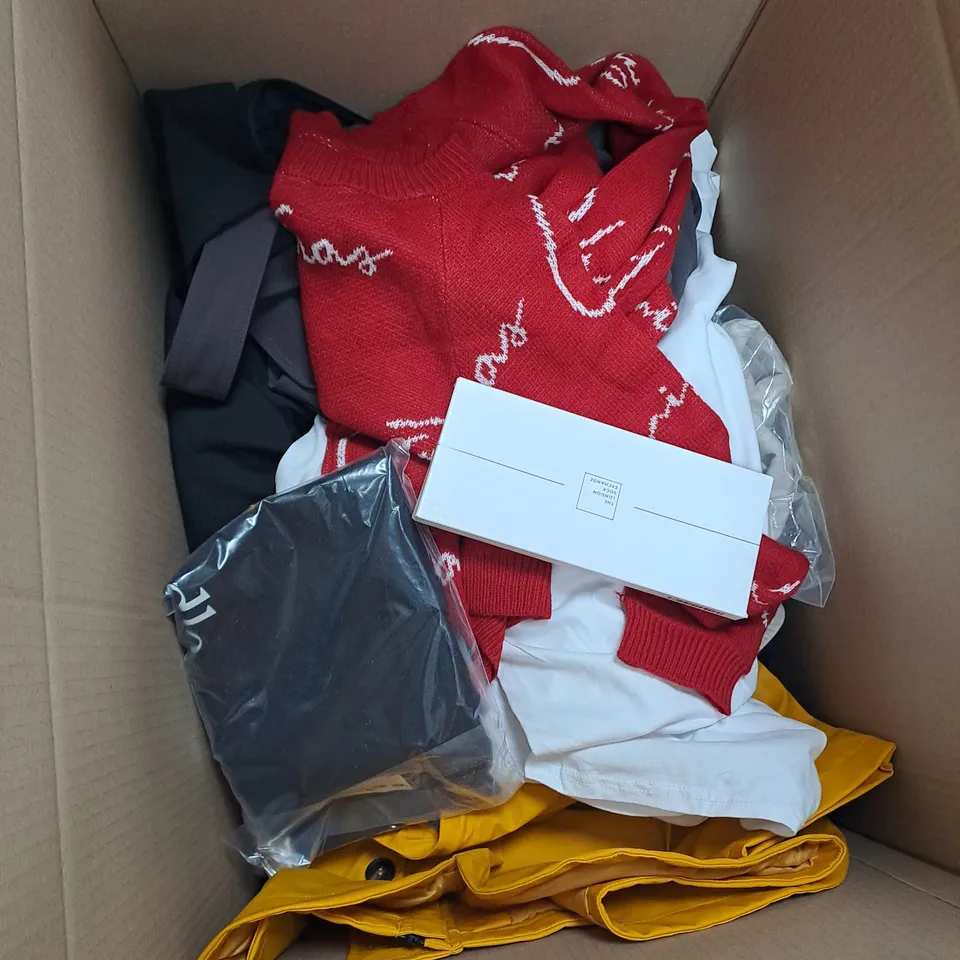 BOX OF APPROXIMATELY 15 ASSORTED CLOTHING ITEMS VARYING IN SIZE/COLOUR/STYLE TO INCLUDE: TOPS, TROUSERS, JUMPERS