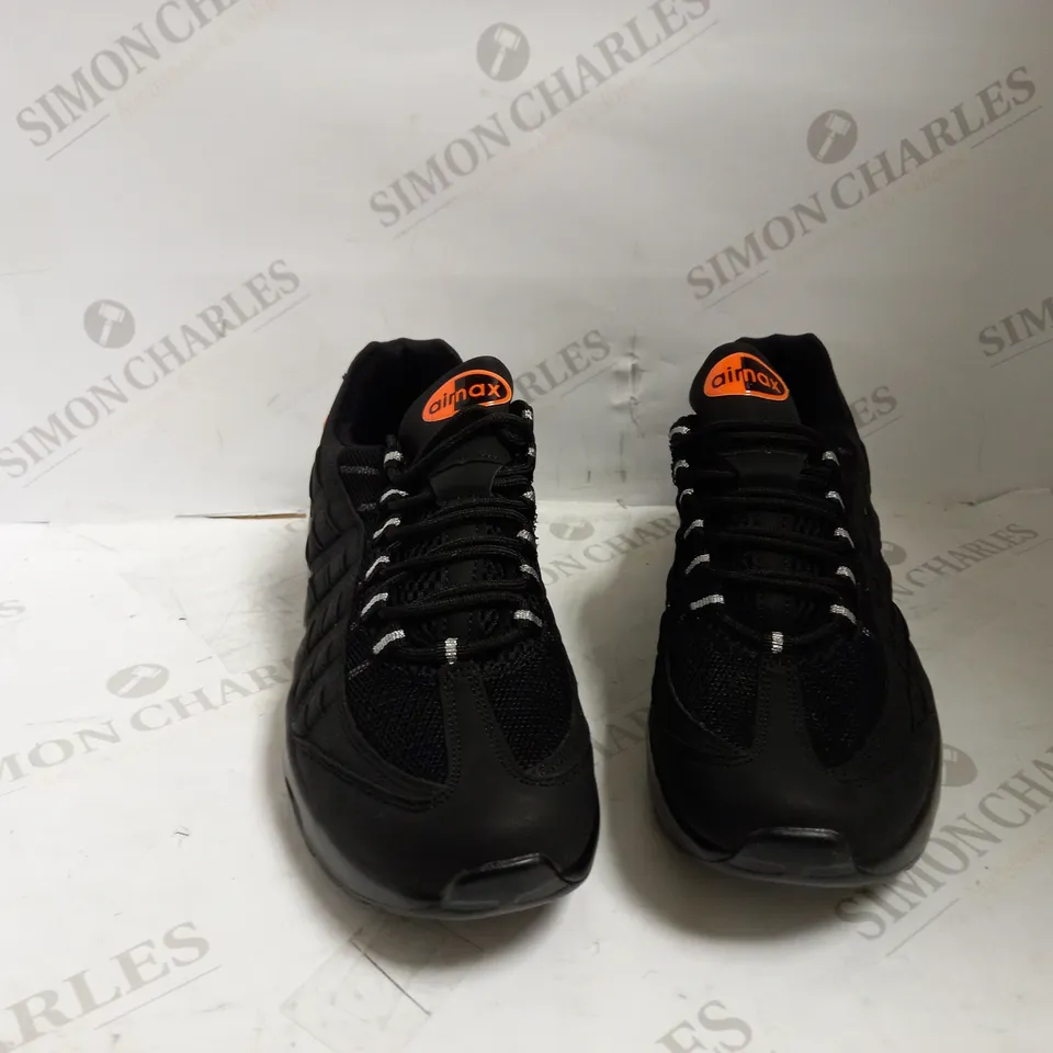 TRAINERS IN THE STYLE OF BLACK/ORANGE NIKE AIRMEX SIZE 43 