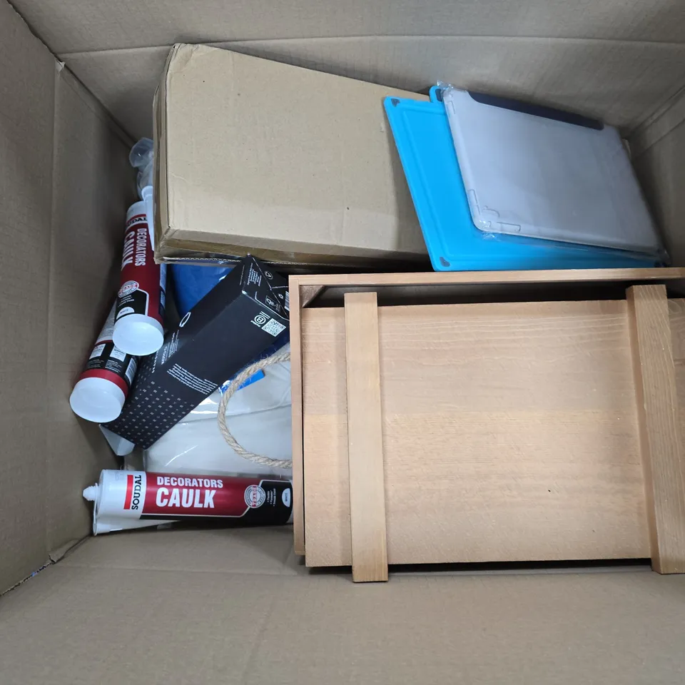 APPROXIMATELY 12 ASSORTED ITEMS TO INCLUDE EMPTY PEACH WOODEN HAMPER, SOUDAL CAULK, SCENT DIFFUSER REFIL, ETC