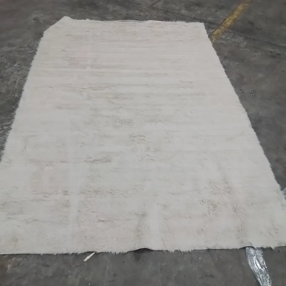 QUALITY DESIGNER AREA RUG - APPROXIMATELY 285X180