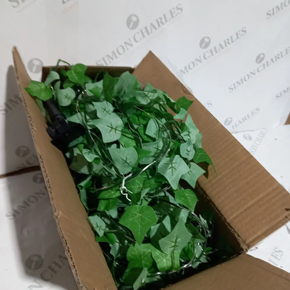 OUTLET GARDEN REFLECTIONS PRE LIT FAUX IVY CURTAIN