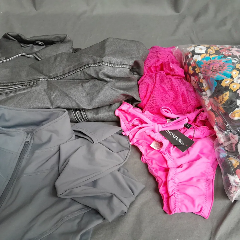 BOX OF APPROXIMATELY 15 ASSORTED CLOTHING ITEMS TO INCLUDE - TRAINING JACKET , BIKINI PANTS , JACKET ETC