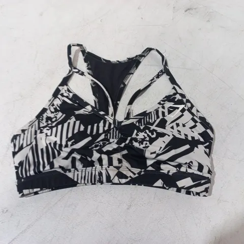 GYMSHARK SPORTS BRA IN BLACK/WHITE - S