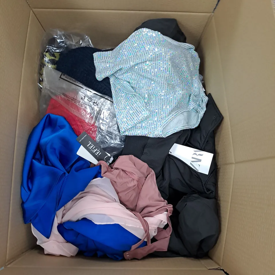 BOX OF ASSORTED CLOTHING ITEMS TO INCLUDE SHORTS, BODYSUIT, SWEATERS ETC 