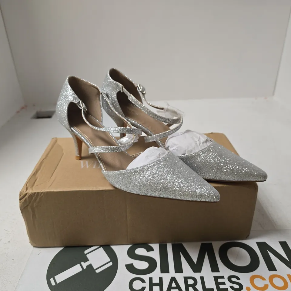 WHERES THAT FROM WOMENS GLITTER SHOES UK 7 BOXED