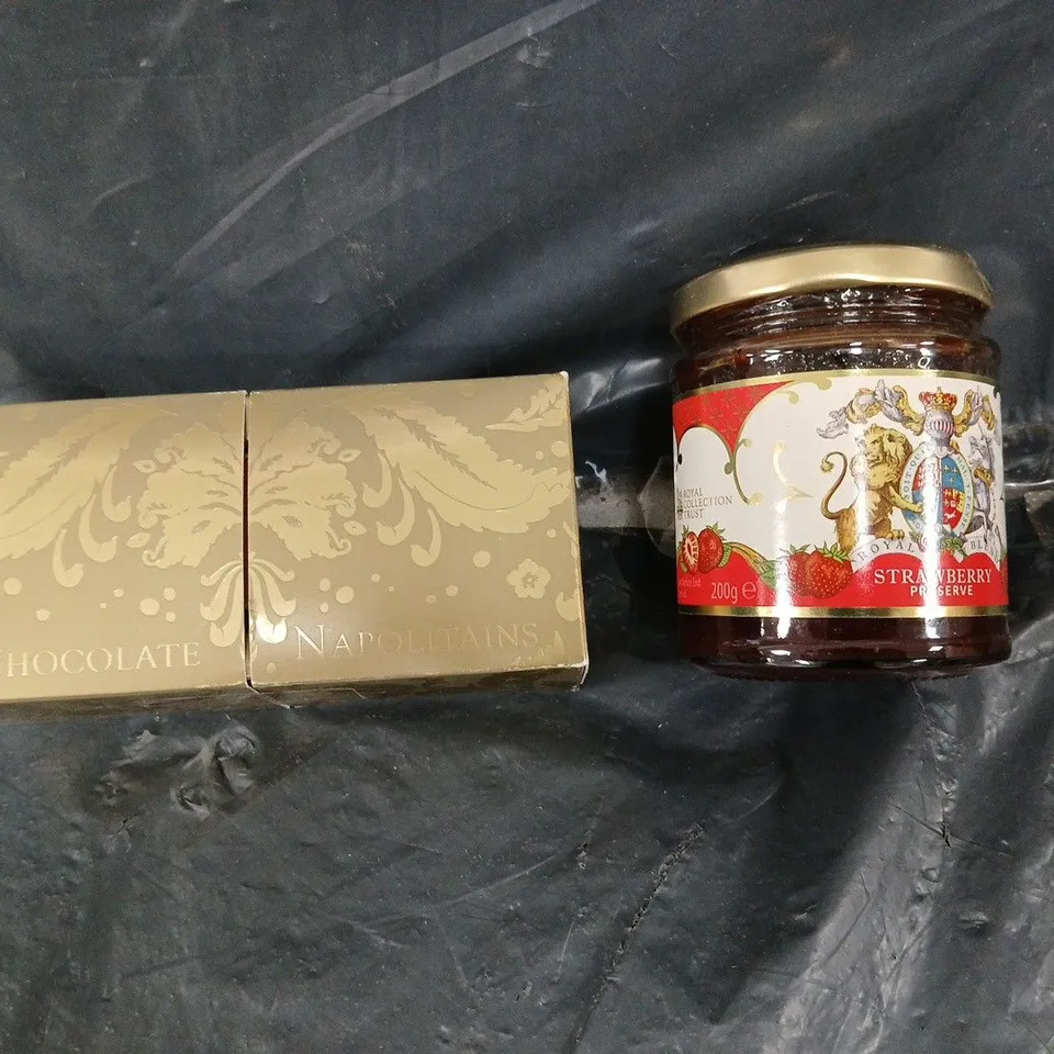 WINDSOR CASTLE STRAWBERRY JAM AND CHOCOLATE 