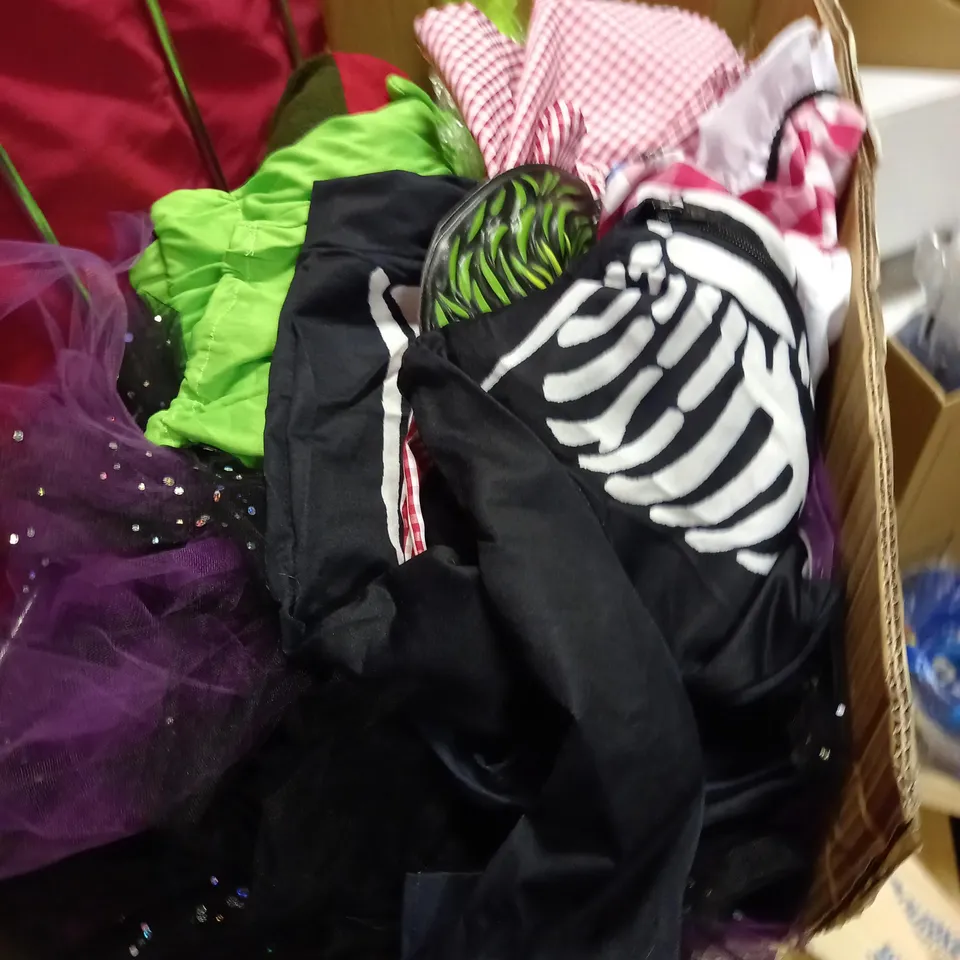 LARGE QUANTITY OF ASSORTED FANCY DRESS COSTUMES AND PROPS