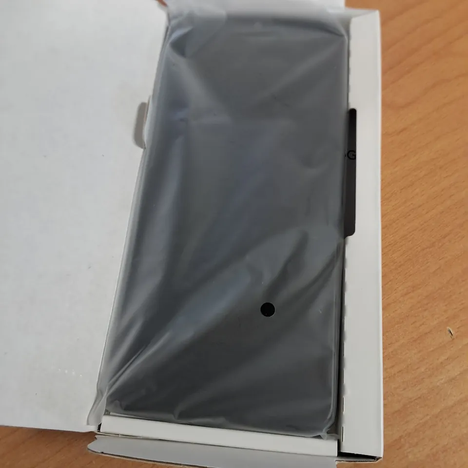 BOXED TCL 40 R5G 64GB IN STARLIGHT BLACK - T771K
