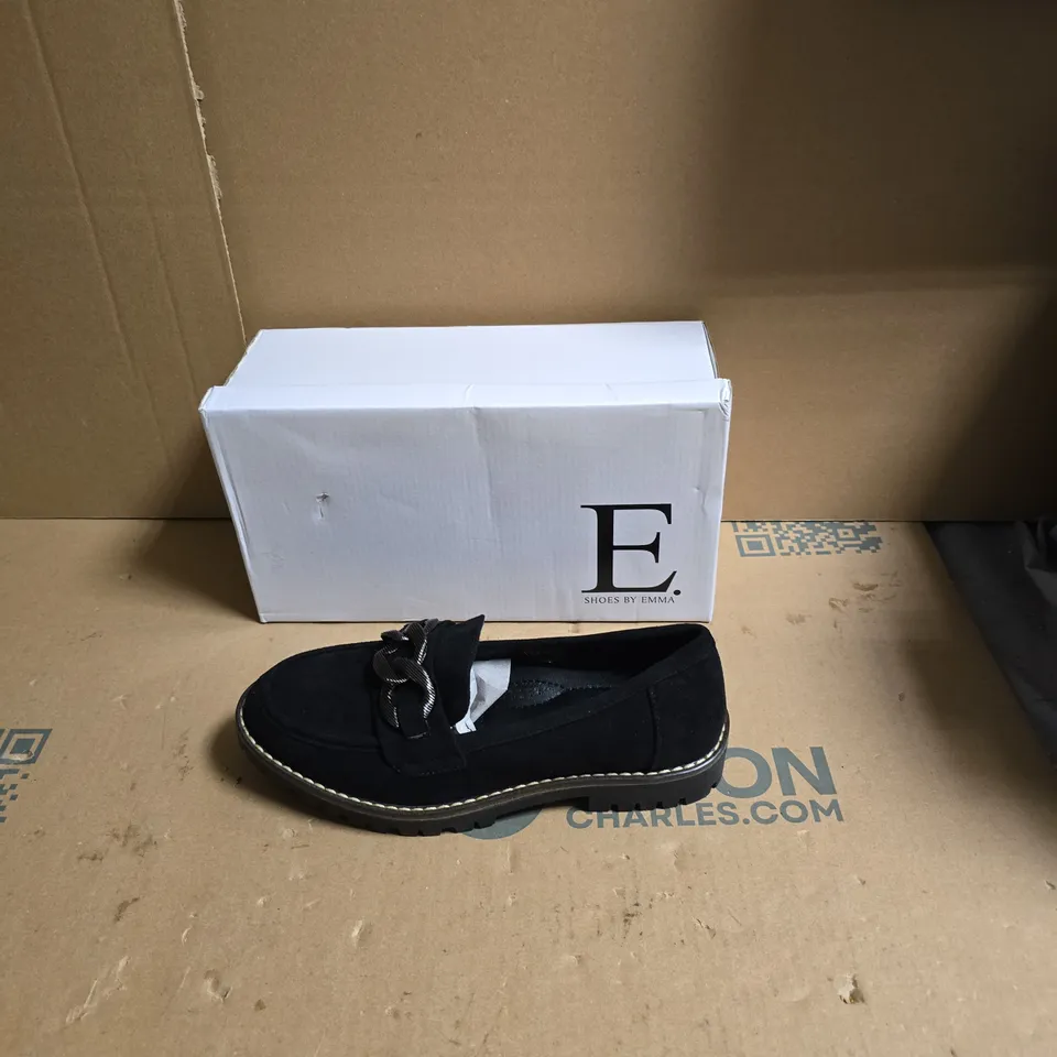 E. SHOES BY EMMA – BLACK LOAFERS WITH CHAIN DETAIL - UK SIZE 6 