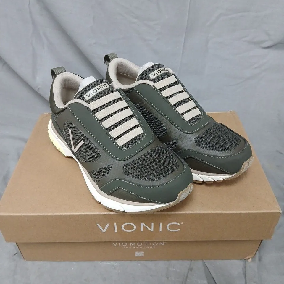 BOXED PAIR OF VIONIC DARCY DRIFT TRAINERS - 3