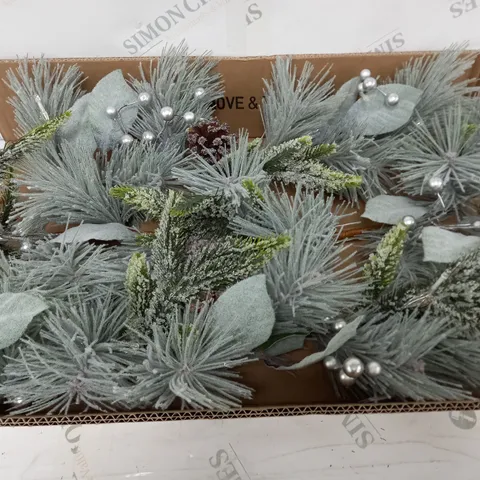 PRE LIT GARLAND