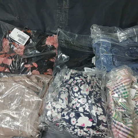 APPROXIMATELY 12 ASSORTED BAGGED CLOTHING ITEMS IN VARIOUS SIZES, COLOURS & STYLES TO INCLUDE DANNI MINOGUE, ONLY, RUTH LANGSFORD, ETC