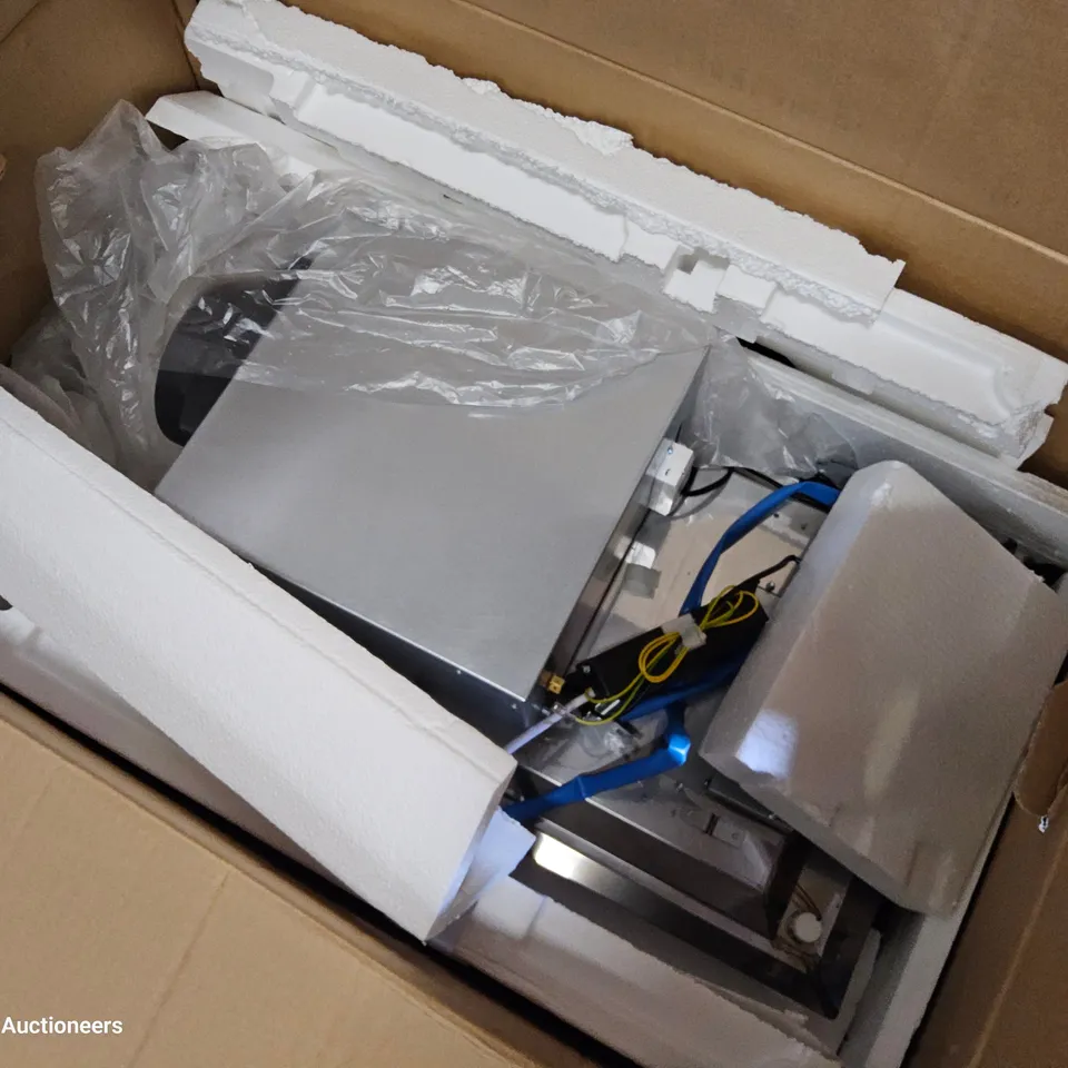BOXED AIRONE SLIMLINE 90 STAINLESS STEEL EXTRACTOR WITH LED LIGHTING 