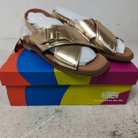 ADESSO LEATHER CROSS STRAP SUMMER SANDAL - 6