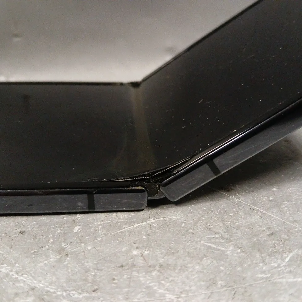 SAMSUNG GALAXY Z FLIP IN BLACK