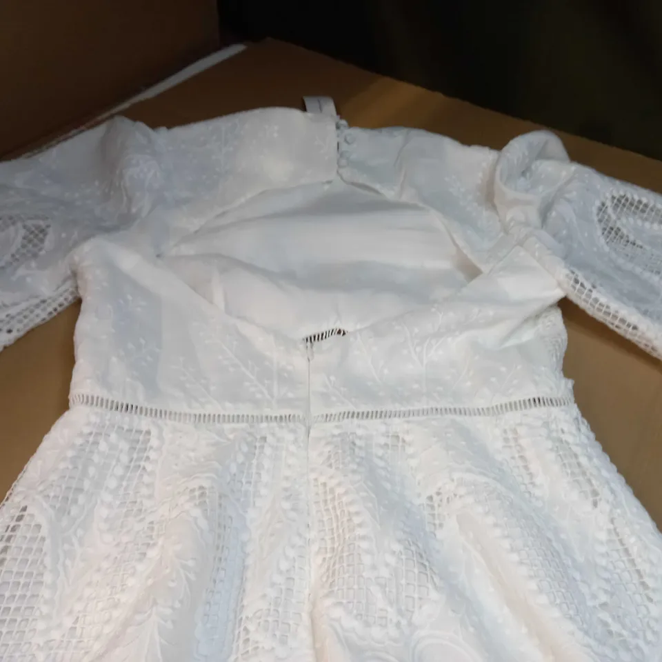 KAREN MILLEN WHITE LACE RUFFLE TRIM DETAILED WOVEN DRESS - SIZE 10