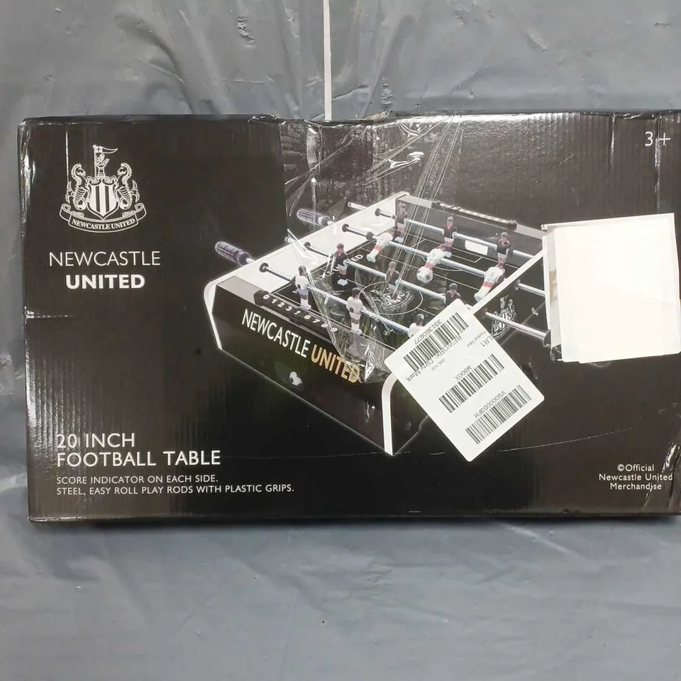 BOXED NEWCASTLE UNITED 20" FOOTBALL TABLE 