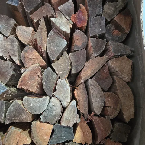 BOX OF APPOXIMATELY 60 ASSORTED SMALL WOOD FIRE LOGS 