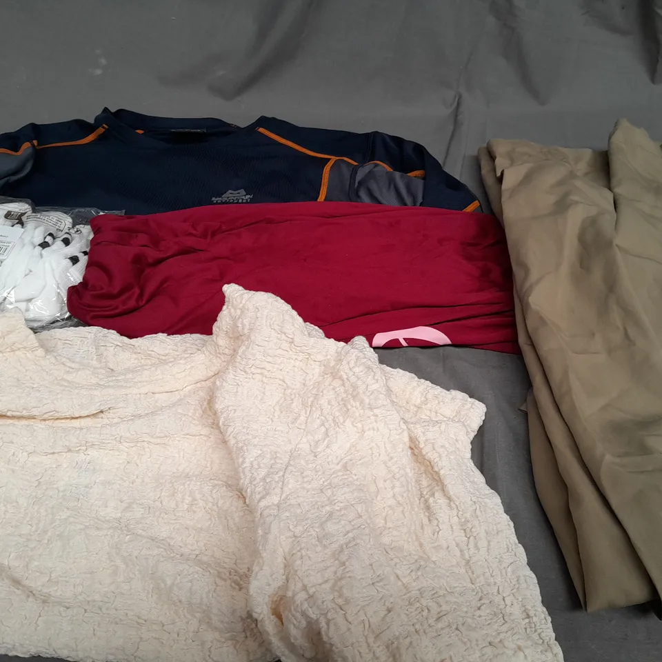 BOX OF APPROXIMATELY 25 ASSORTED CLOTHING ITEMS TO INCLUDE -  SOCKS , T-SHIRT , TROUSERS ETC