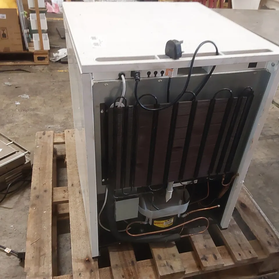 GRAM COMMERCIAL FREEZER 