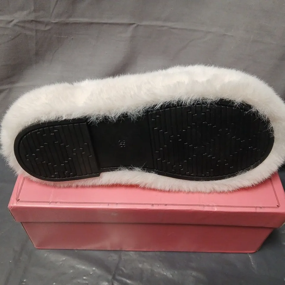 LEMONADE WOMEN'S FLUFFY FAUX FUR SLIPPERS SIZE 38