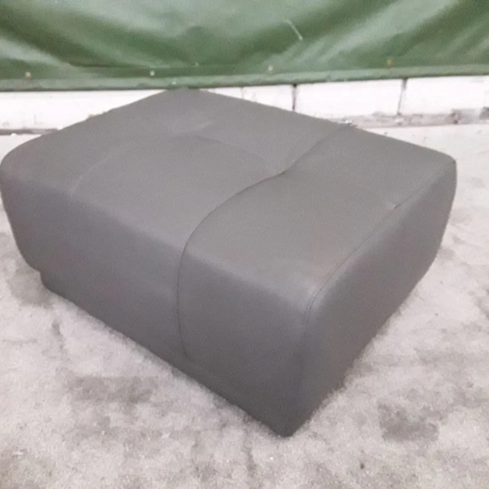 QUALITY ITALIAN DESIGNER BOCCIONI RECTANGULAR STOOL - GREY LEATHER