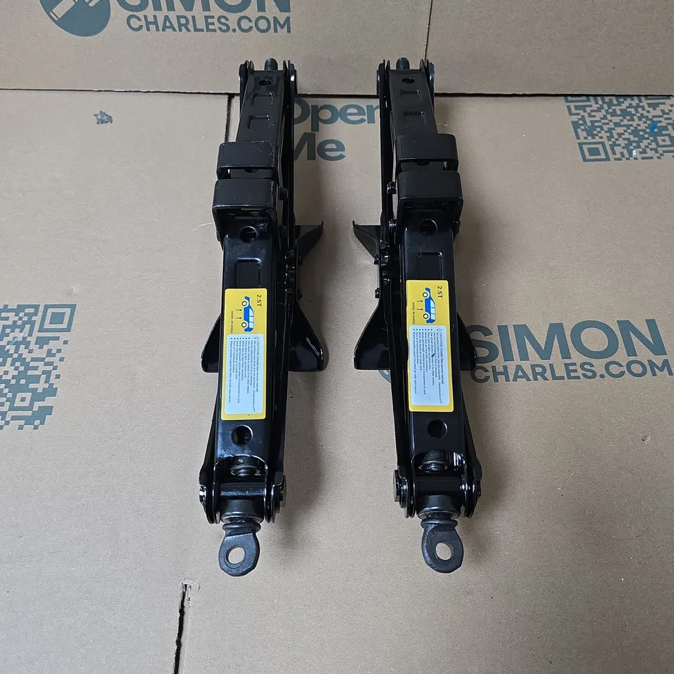 PAIR OF 2.5T HYDRAULIC CAR JACKS