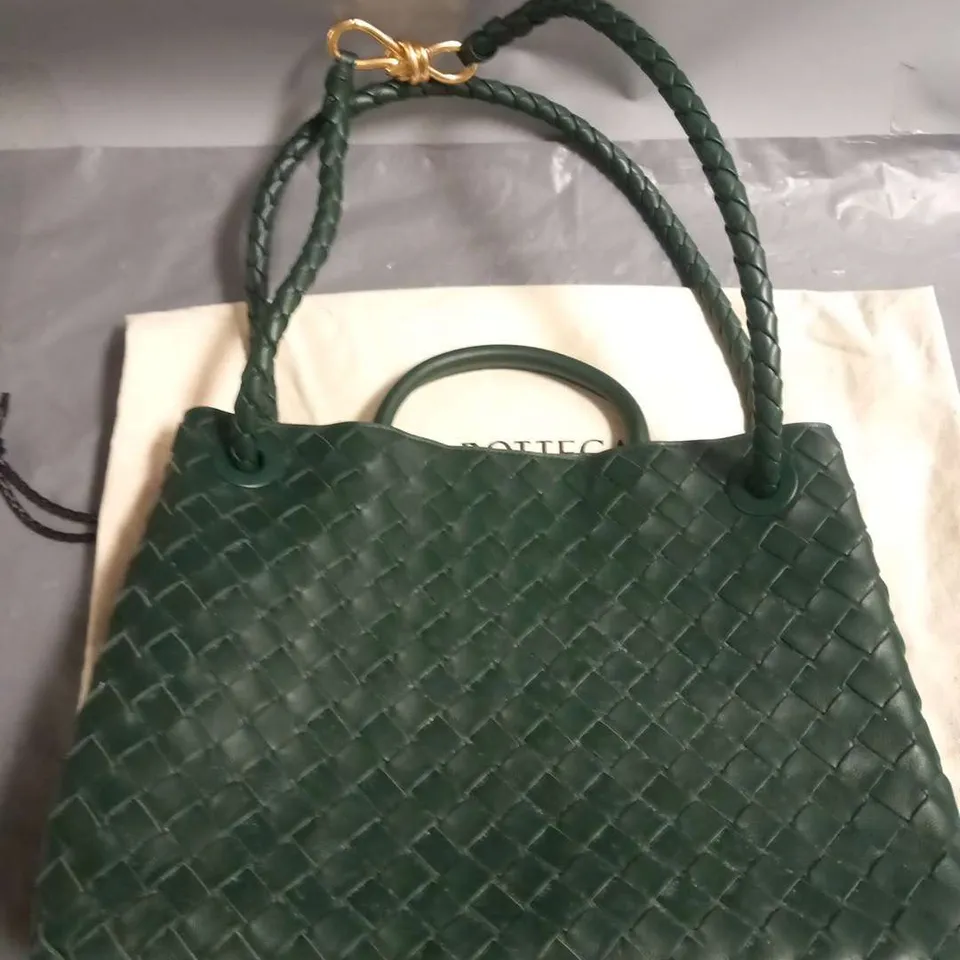 BOTTEGA VENETA ANDIAMO MEDIUM INTRECCIATO GREEN LEATHER TOTE