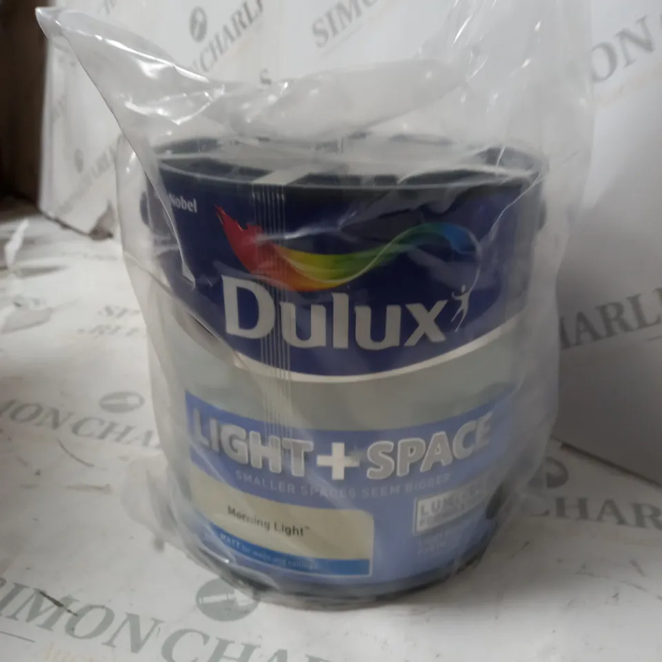 DULUX LIGHT + SPACE SMALLER SPACES SEEM BIGGER MORNING LIGHT MATT FOR WALLS AND CEILINGS