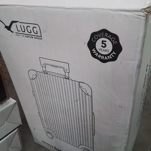 BOXED LUGG 28INCH METALLIC SILVER SUITCASE 