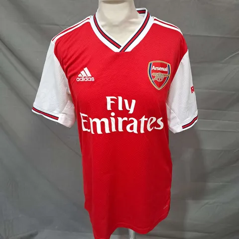 ADIDAS ARSENAL FOOTBALL JERSEY IN RED SIZE M